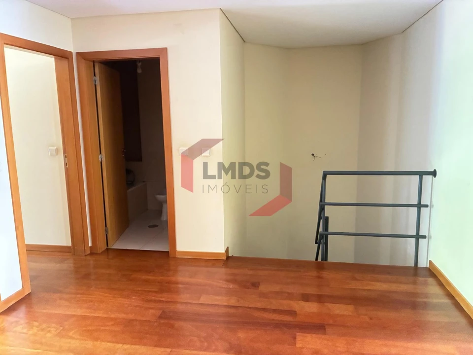 Apartamento T5 para Venda em Paranhos Foto 2