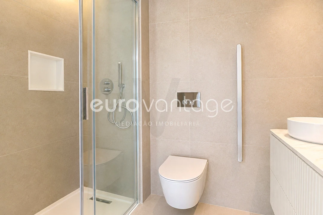 Apartamento T1 para Venda em Nazare Foto 18