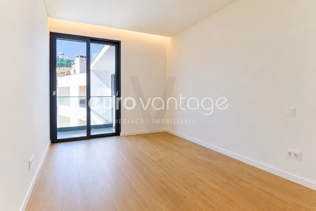 Apartamento T2 para Venda em Nazare Foto 11