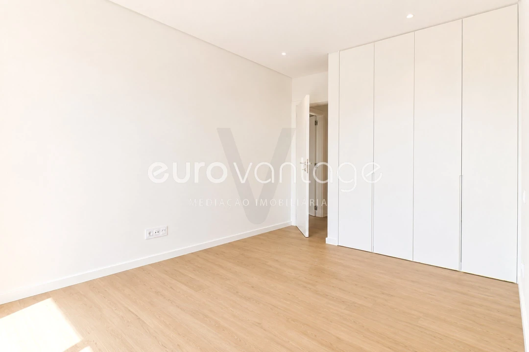 Apartamento T2 para Venda em Nazare Foto 7