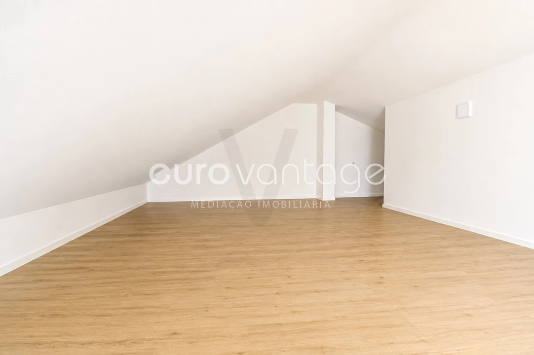 Apartamento T2 para Venda em Nazare Foto 17