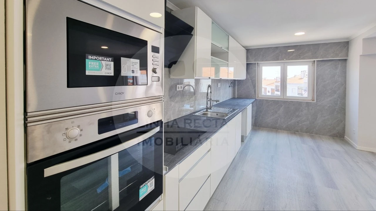 Apartamento T4 para Venda em Amora Foto 2