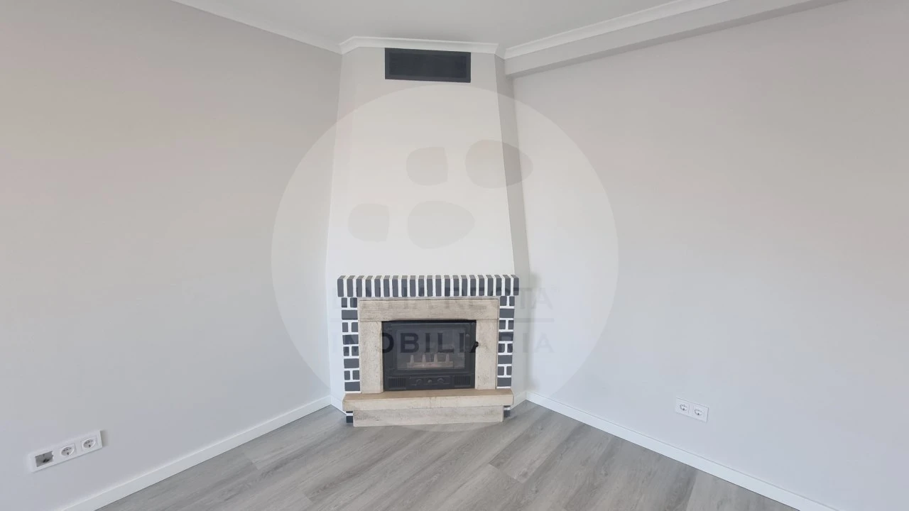 Apartamento T4 para Venda em Amora Foto 6