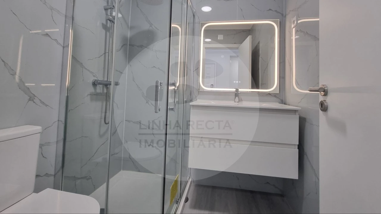 Apartamento T4 para Venda em Amora Foto 7