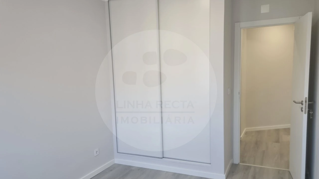 Apartamento T4 para Venda em Amora Foto 12