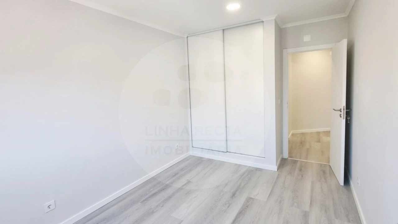 Apartamento T4 para Venda em Amora Foto 13