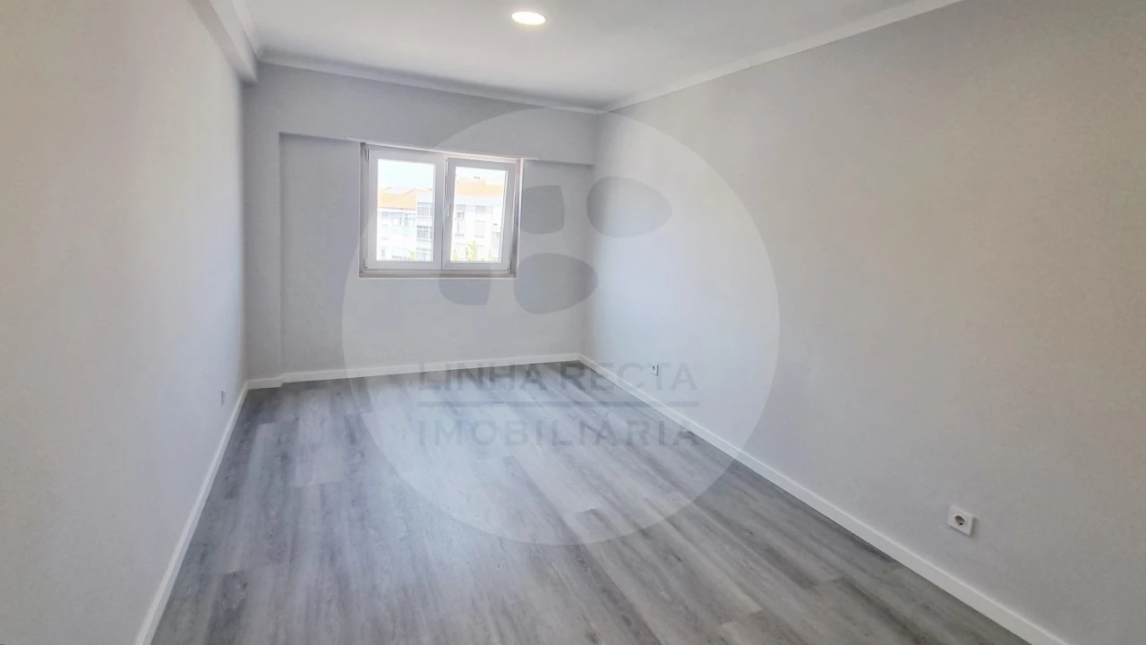 Apartamento T4 para Venda em Amora Foto 16