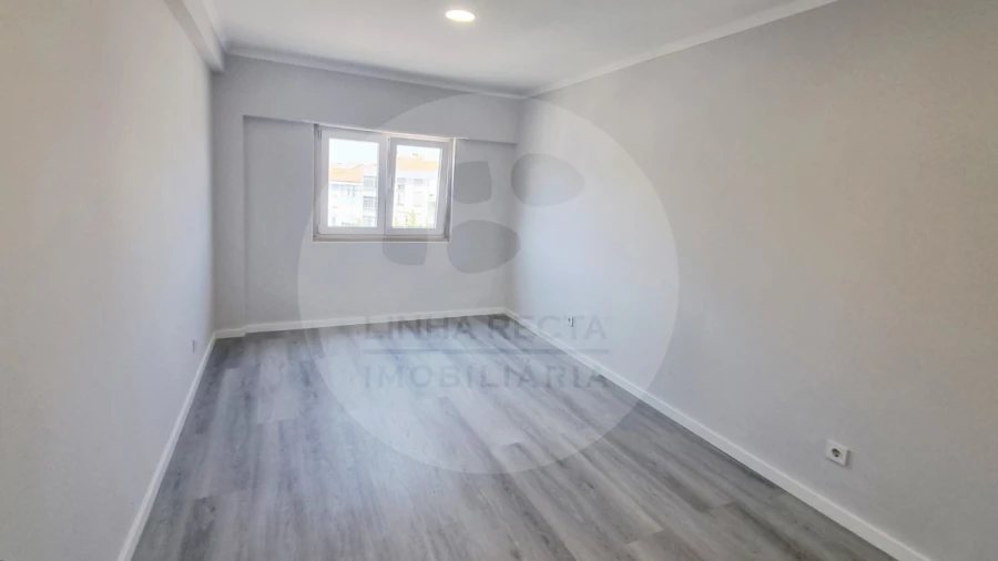 Apartamento T4 para Venda em Amora Foto 16