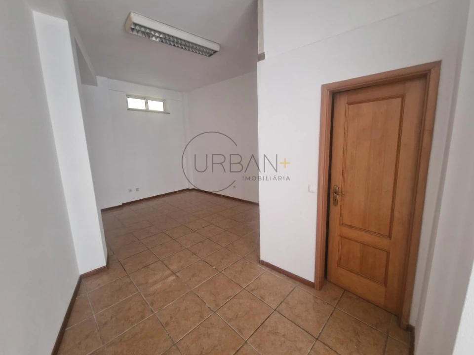 Loja para Arrendamento em Viseu Foto 3