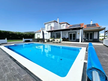 Moradia T4 para Venda em Quelfes