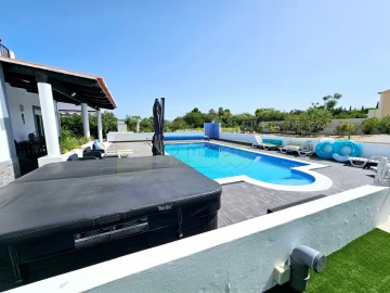 Moradia T4 para Venda em Quelfes