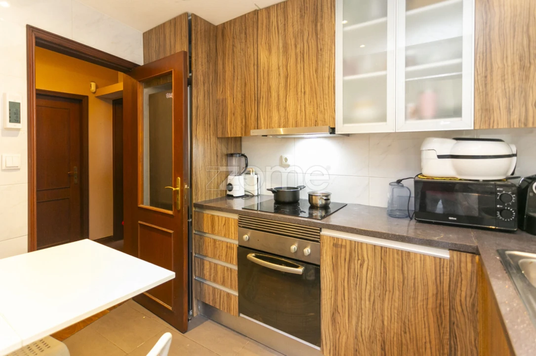 Apartamento T3 para Venda em Mafamude e Vilar do Paraíso Foto 1