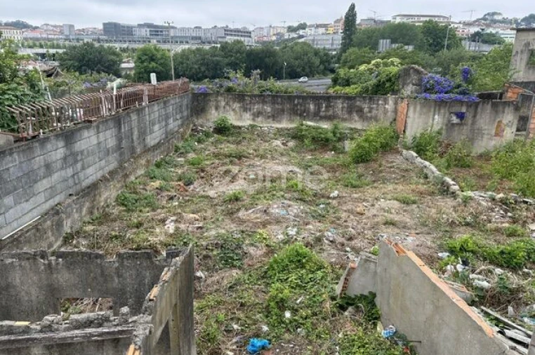 Terreno para Venda em Campanhã Foto 11