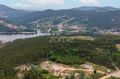 Terreno para Venda em Melres e Medas