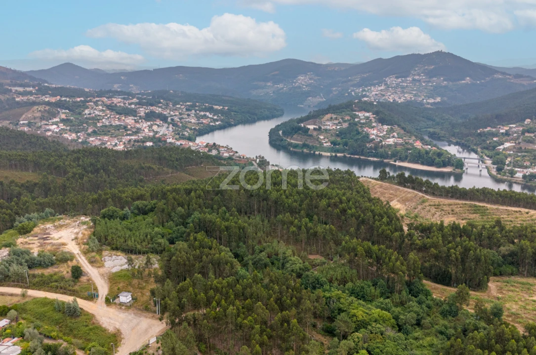 Terreno para Venda em Melres e Medas Foto 2