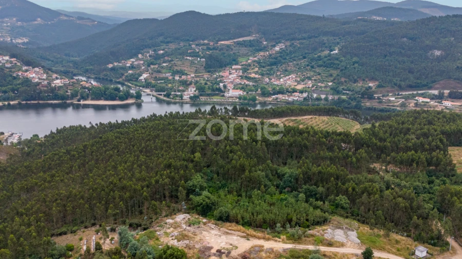 Terreno para Venda em Melres e Medas