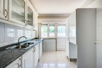 Apartamento T3 para Venda em Algueirão-Mem Martins