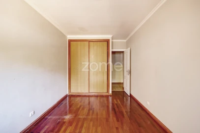 Apartamento T3 para Venda em Algueirão-Mem Martins
