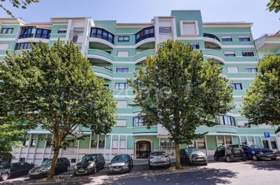 Apartamento T3 para Venda em Algueirão-Mem Martins