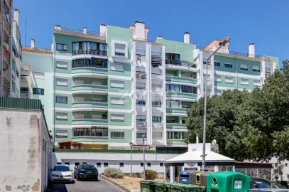 Apartamento T3 para Venda em Algueirão-Mem Martins