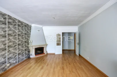 Apartamento T3 para Venda em Algueirão-Mem Martins