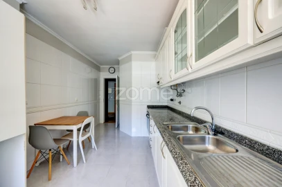 Apartamento T3 para Venda em Algueirão-Mem Martins