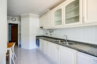 Apartamento T3 para Venda em Algueirão-Mem Martins