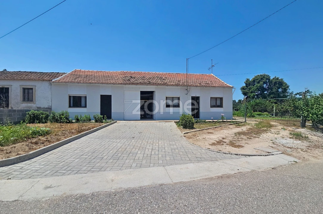 Moradia T2 para Venda em Paião Foto 1