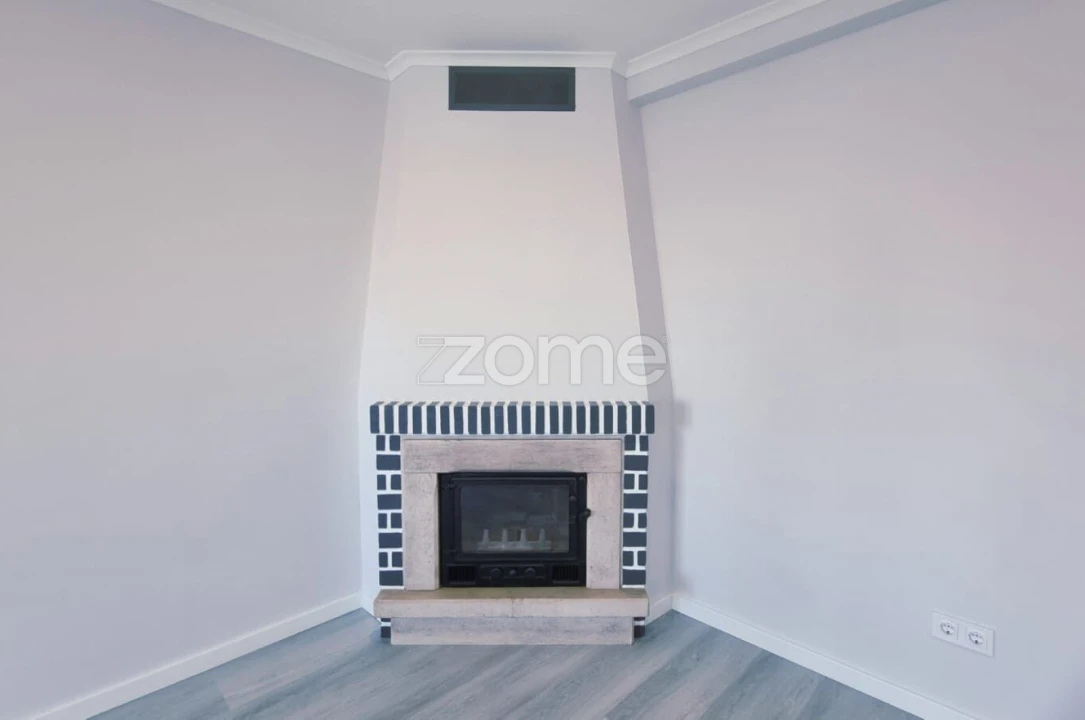 Apartamento T4 para Venda em Amora Foto 5