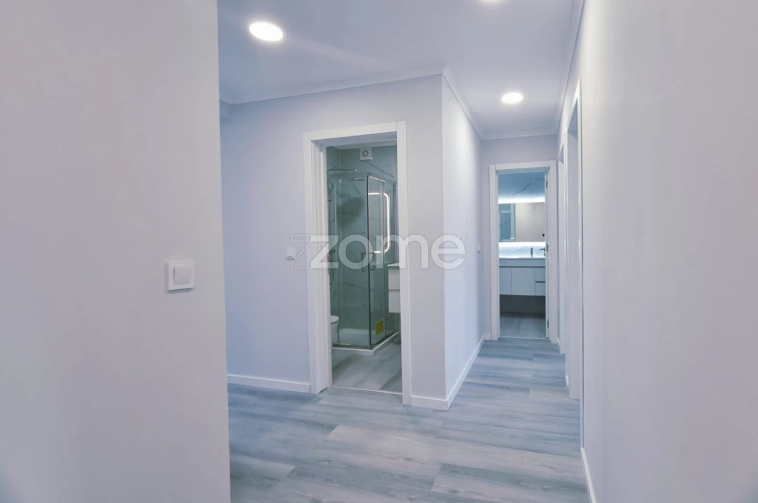 Apartamento T4 para Venda em Amora Foto 16