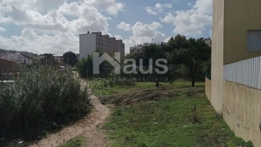 Terreno para Venda em Baixa da Banheira e Vale da Amoreira