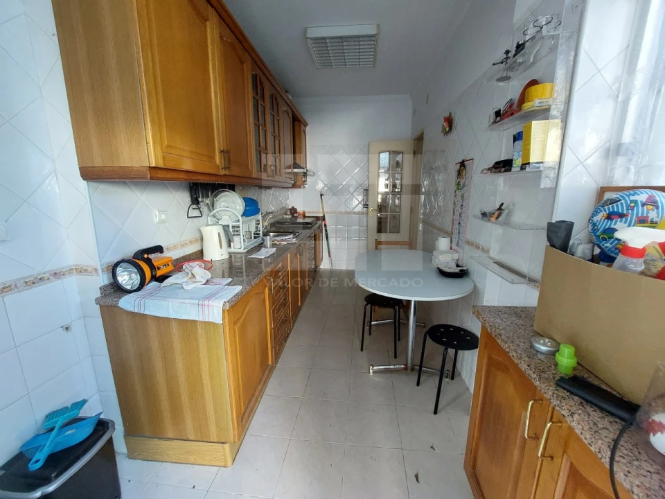 Apartamento T2 para Venda em Venteira Foto 14