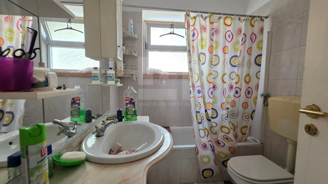Apartamento T2 para Venda em Venteira Foto 20