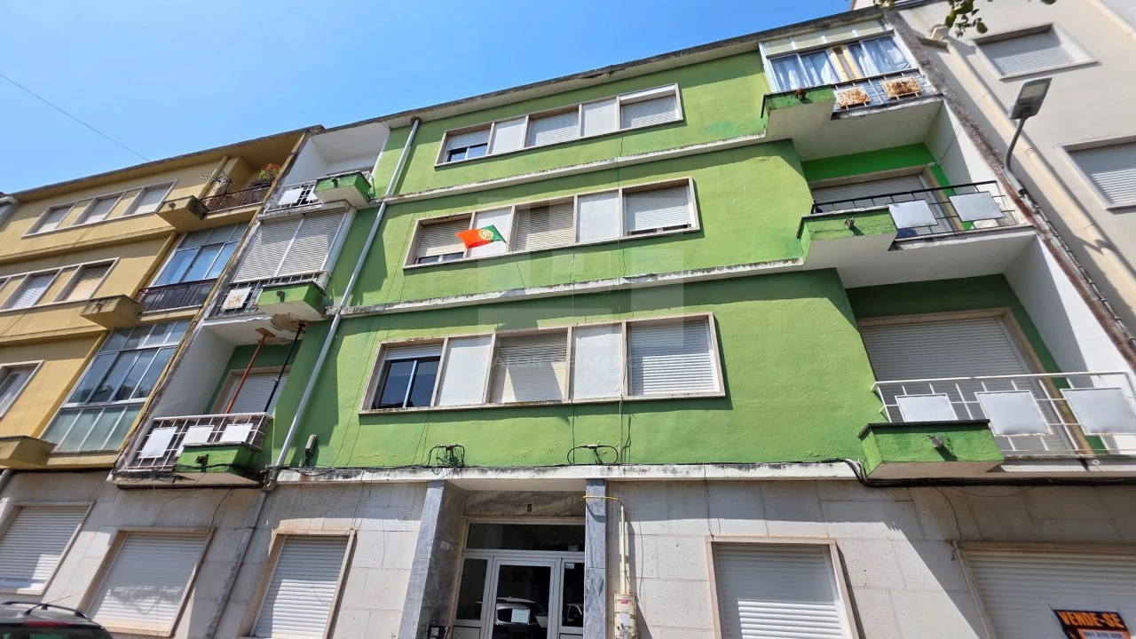 Apartamento T2 para Venda em Venteira Foto 24