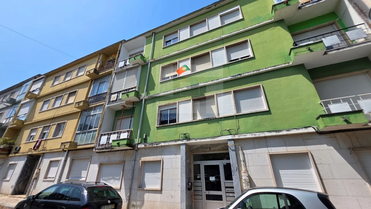 Apartamento T2 para Venda em Venteira Foto 25