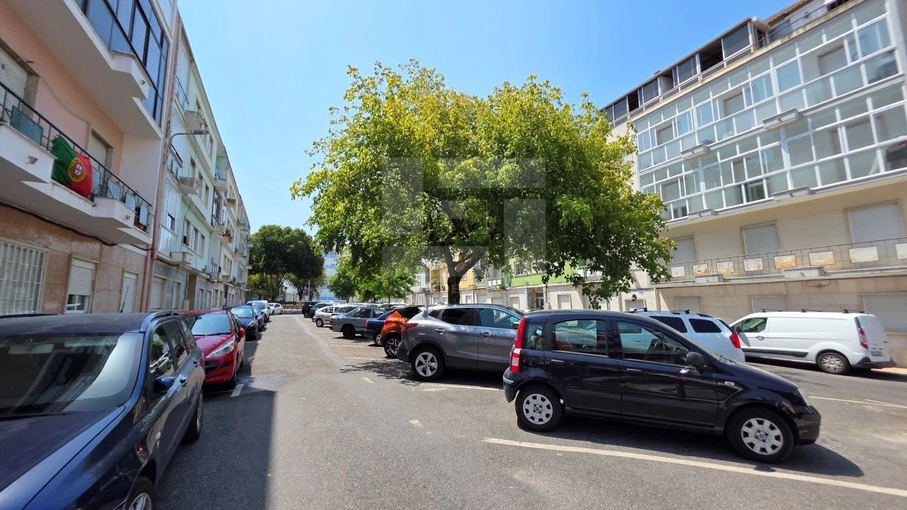 Apartamento T2 para Venda em Venteira Foto 27