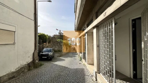 Apartamento T2 para Venda em Lordelo do Ouro e Massarelos