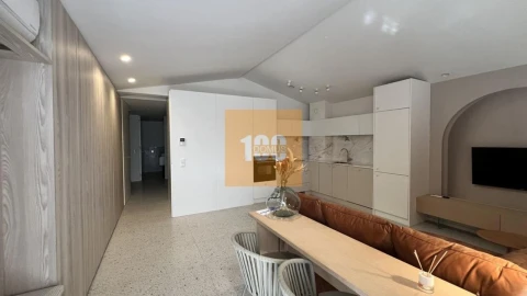 Apartamento T2 para Venda em Lordelo do Ouro e Massarelos