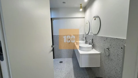 Apartamento T2 para Venda em Lordelo do Ouro e Massarelos
