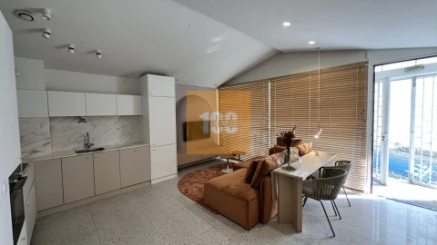 Apartamento T2 para Venda em Lordelo do Ouro e Massarelos