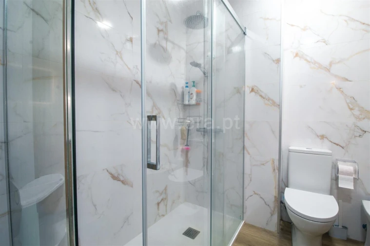Apartamento T2 para Venda em Oliveira do Douro Foto 14