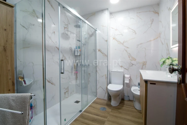 Apartamento T2 para Venda em Oliveira do Douro Foto 13