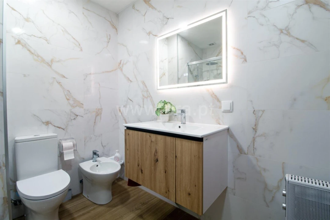 Apartamento T2 para Venda em Oliveira do Douro Foto 1