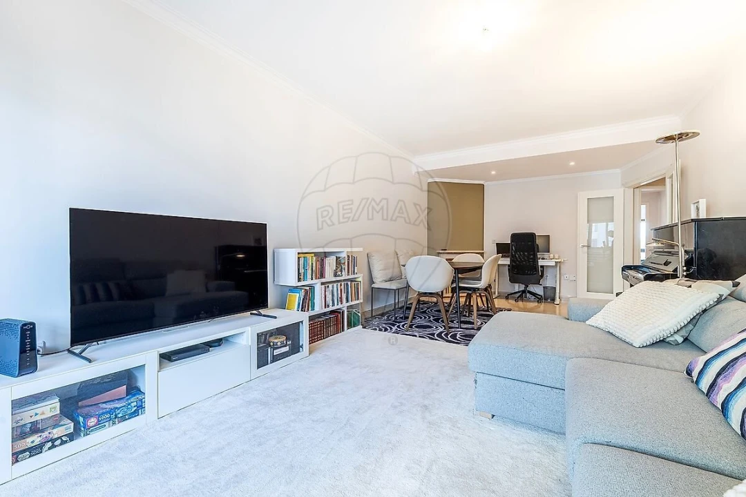 Apartamento T2 para Venda em Póvoa de Santa Iria e Forte da Casa Foto 3
