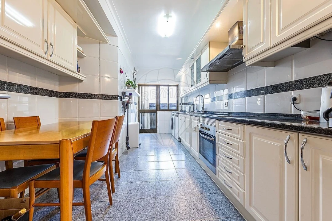 Apartamento T2 para Venda em Póvoa de Santa Iria e Forte da Casa Foto 12