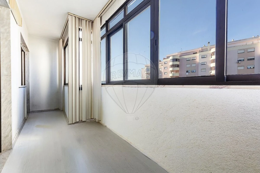 Apartamento T2 para Venda em Póvoa de Santa Iria e Forte da Casa Foto 11