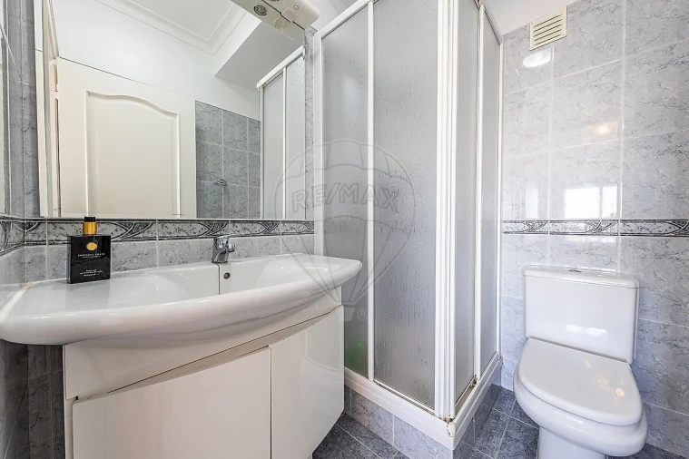 Apartamento T2 para Venda em Póvoa de Santa Iria e Forte da Casa Foto 27