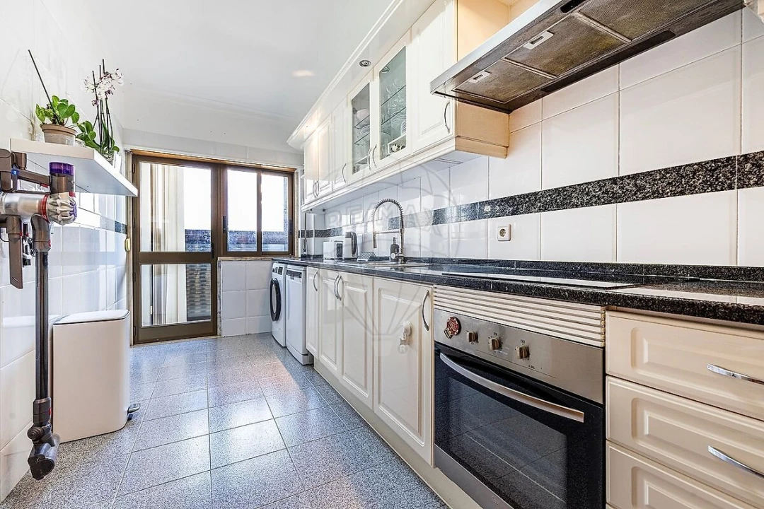 Apartamento T2 para Venda em Póvoa de Santa Iria e Forte da Casa Foto 14