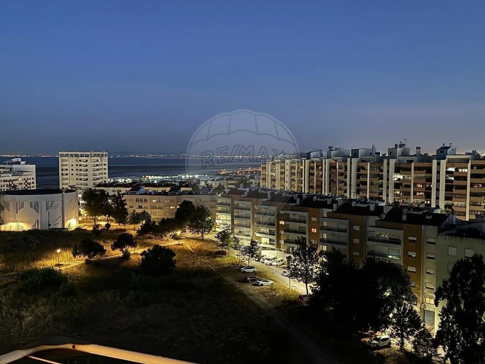 Apartamento T2 para Venda em Póvoa de Santa Iria e Forte da Casa Foto 33