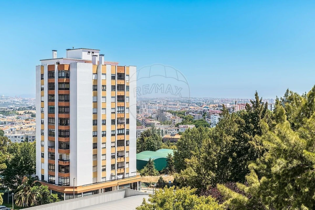 Apartamento T4 para Venda em Alfragide Foto 12